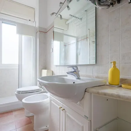 Daire 10 Min Walk From Fiere - Casa Pezzana Bolonya